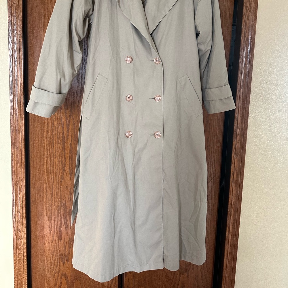 Classic Tan Trench Coat - Picture 6 of 14